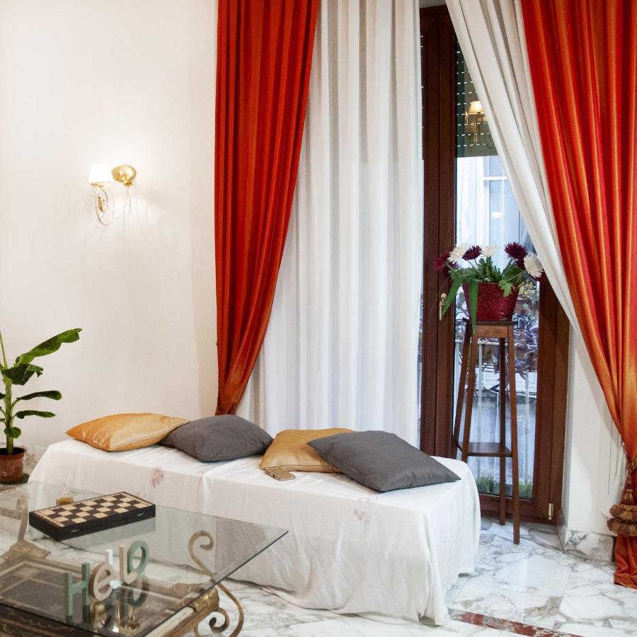 Artis Domus Bed & Breakfast Napoli Ngoại thất bức ảnh